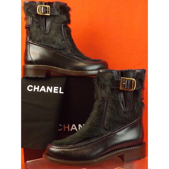 NIB CHANEL NAVY BLUE LEATHER REAL FUR PLATED BELTED BUCKLE BOOTS 37.5 7 $2K - Picture 2 of 12